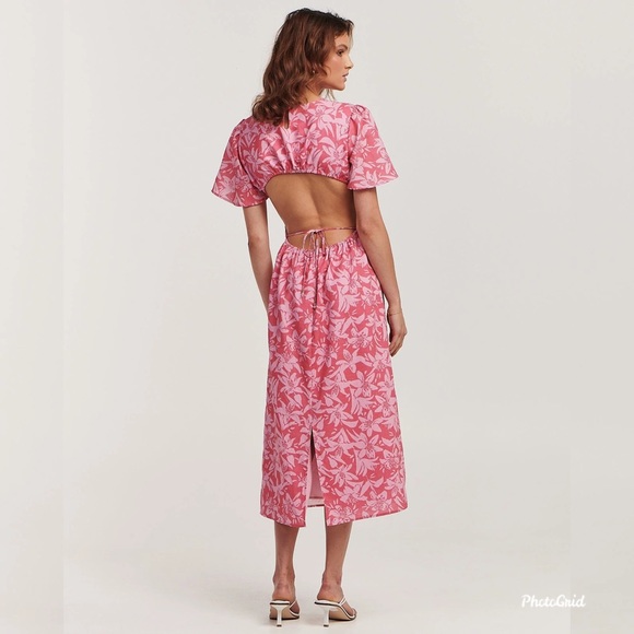 Charlie Holiday Dresses & Skirts - ❌SOLD Charlie Holiday "Harlow" Linen Floral Dress w/ Flutter Sleeves & Open Back